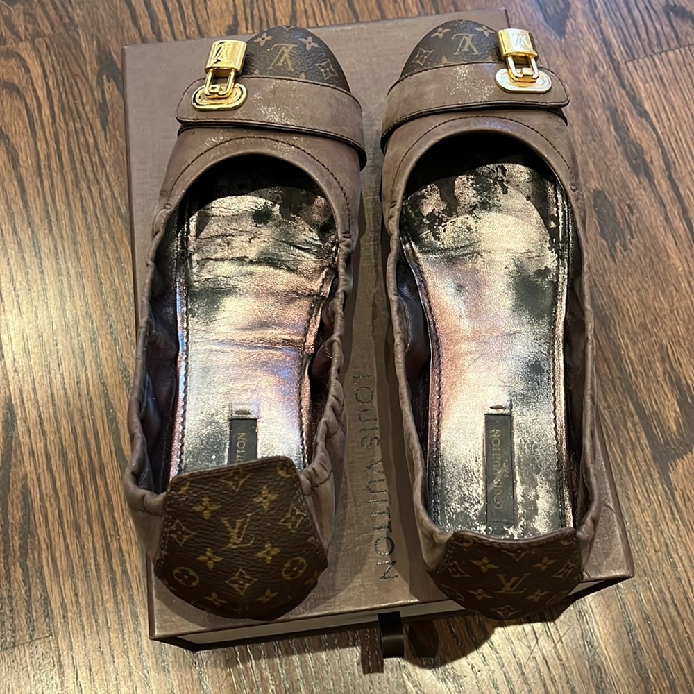Authentic LV monogram key flats